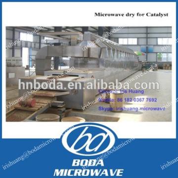 Industrial microwave dryer for catalyst